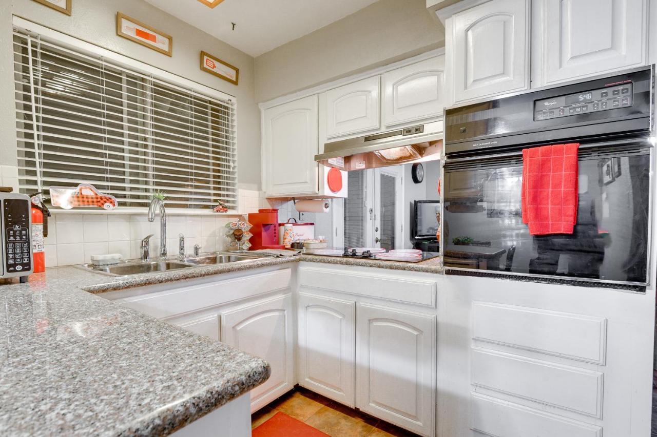 Arlington Home With Patio, Walk To Atandt Stadium! المظهر الخارجي الصورة