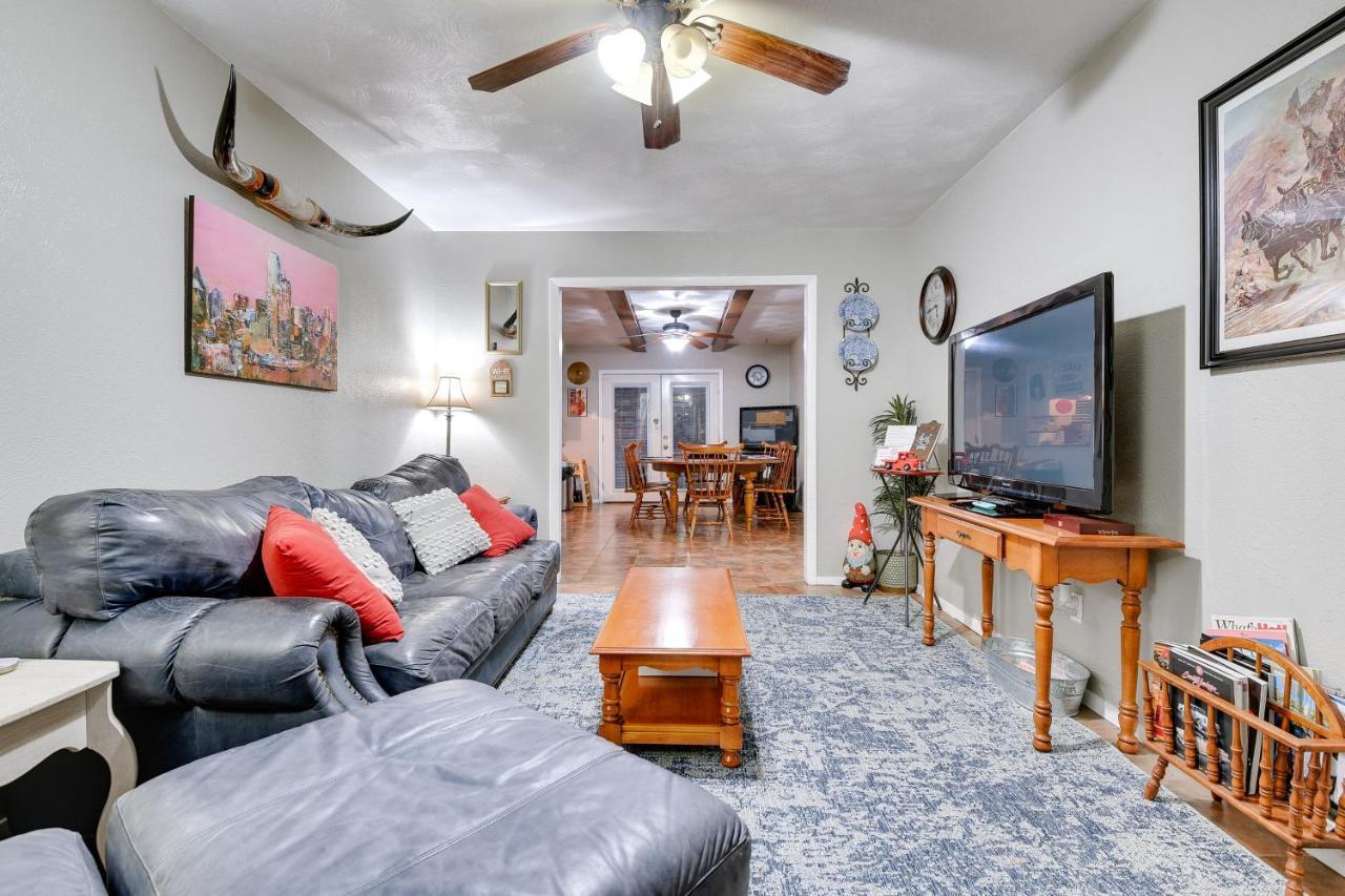 Arlington Home With Patio, Walk To Atandt Stadium! المظهر الخارجي الصورة